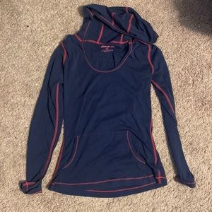 long sleeve hooded shirt